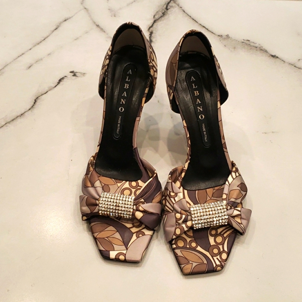 Beautiful sandal 👡 size 37
